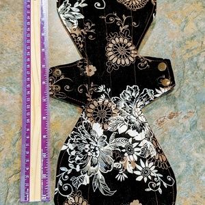 One 15" Menstrual Pad Moderate Flow